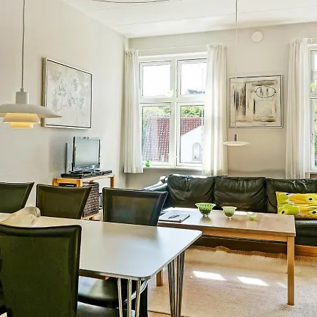 6 Person Holiday In *