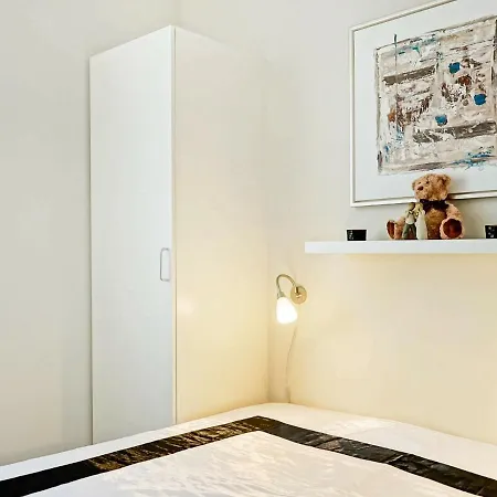 Apartment 6 Person Holiday In